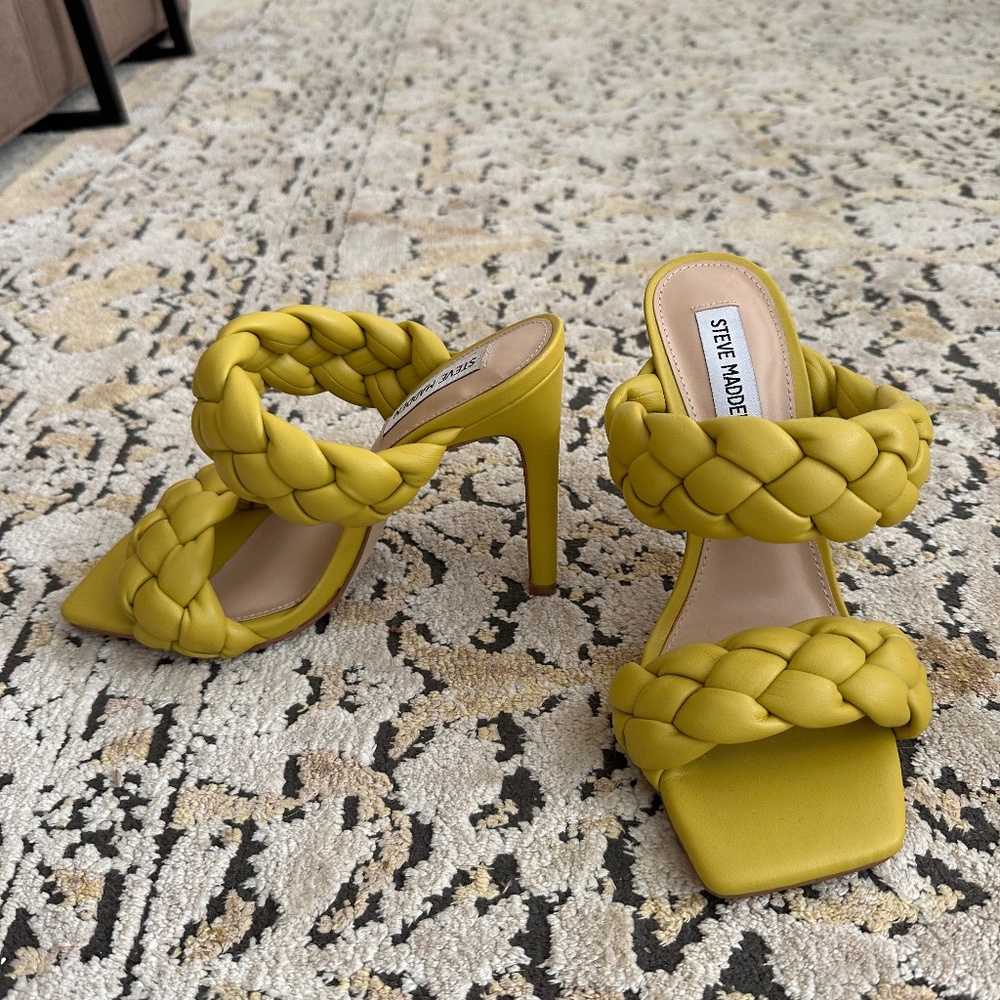 NEW Steve Madden Kenley yellow heels